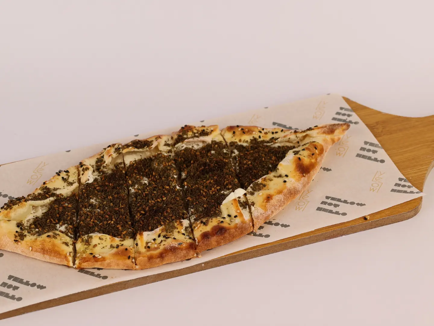 فطيرة لبنه مع زعتر