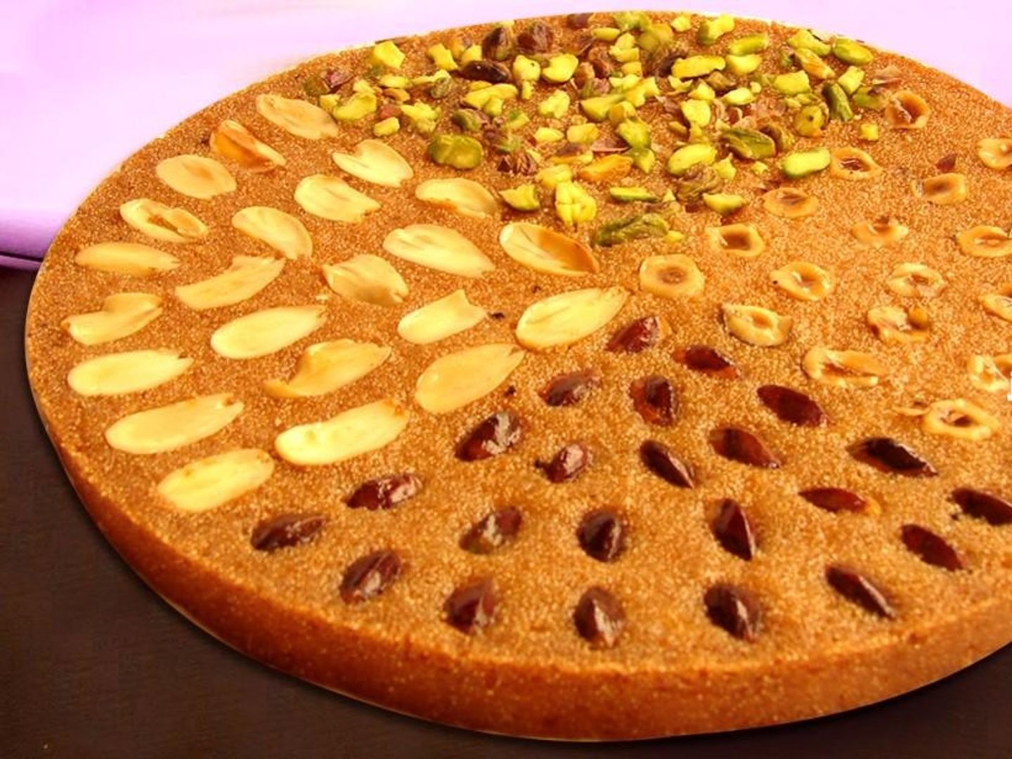 ربع كيلو بسبوسة بالمكسرات