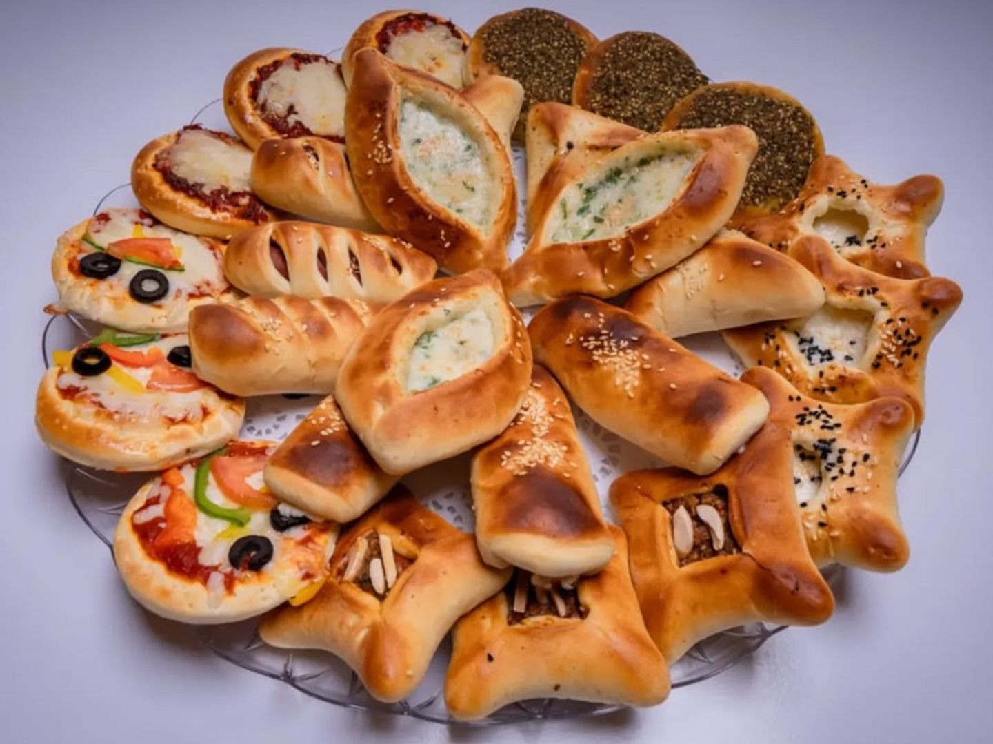 Middle Pastry Box