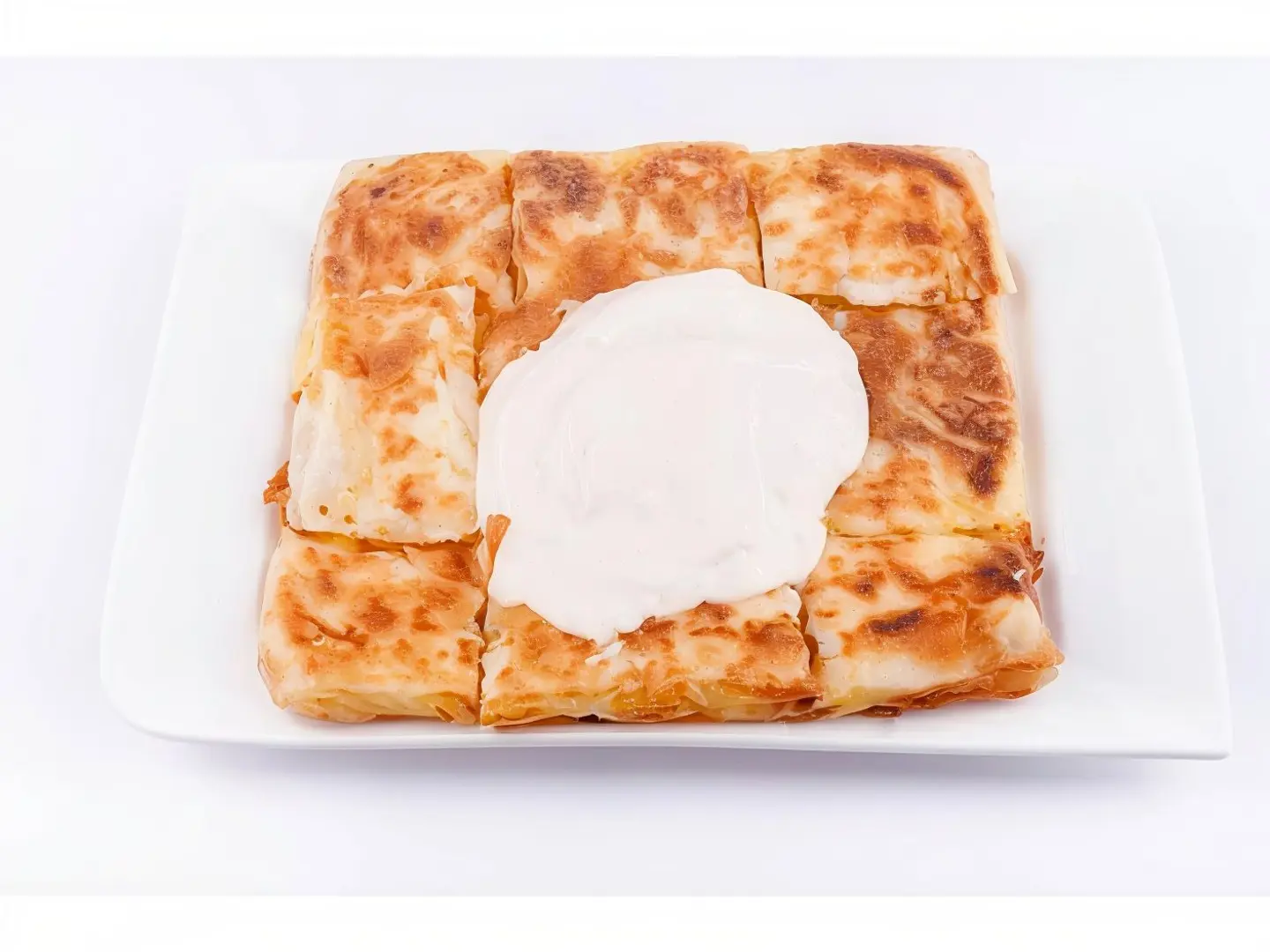 مطبق جبن بيضاء