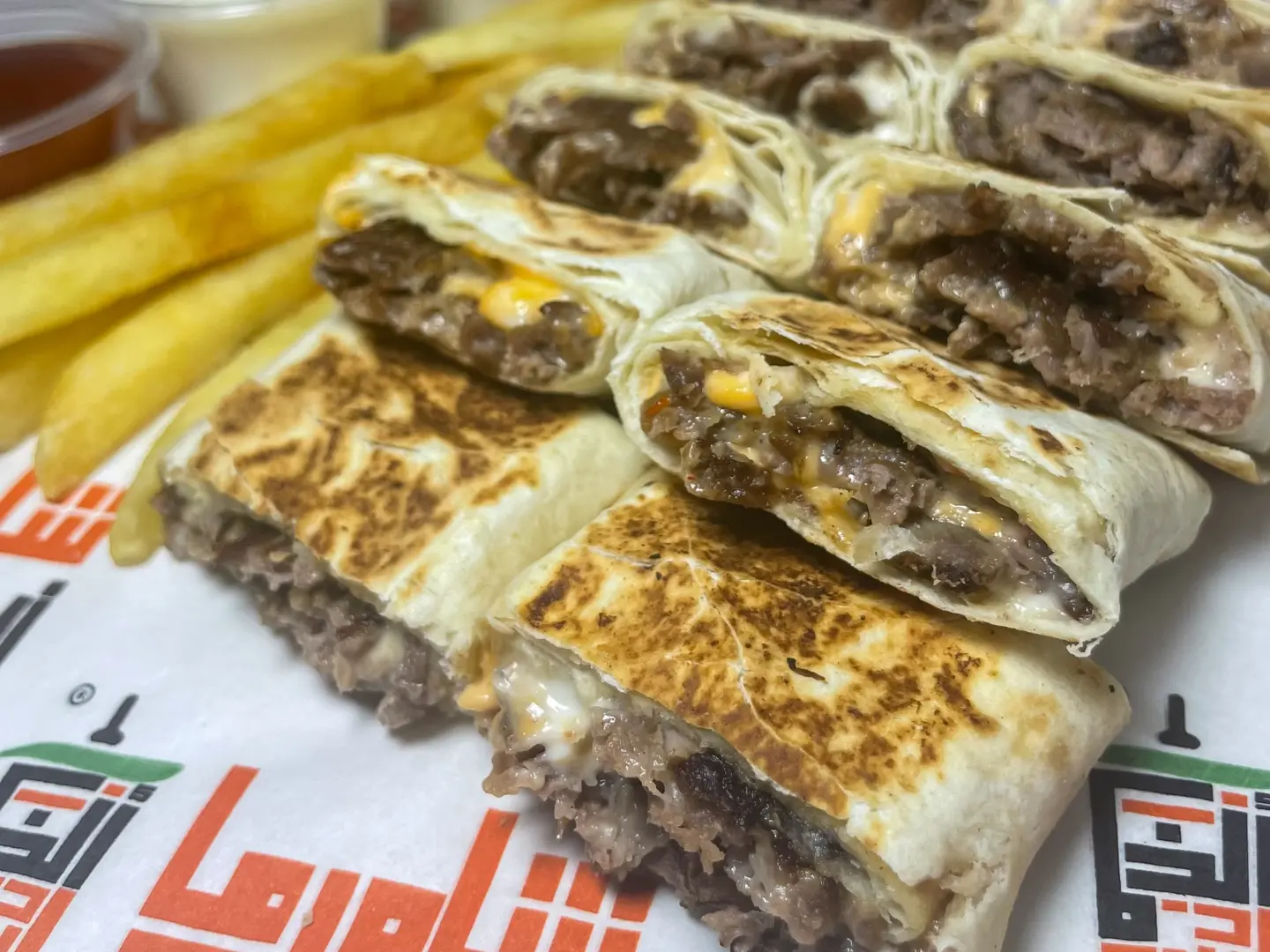 صحن عربي لحم كبیر