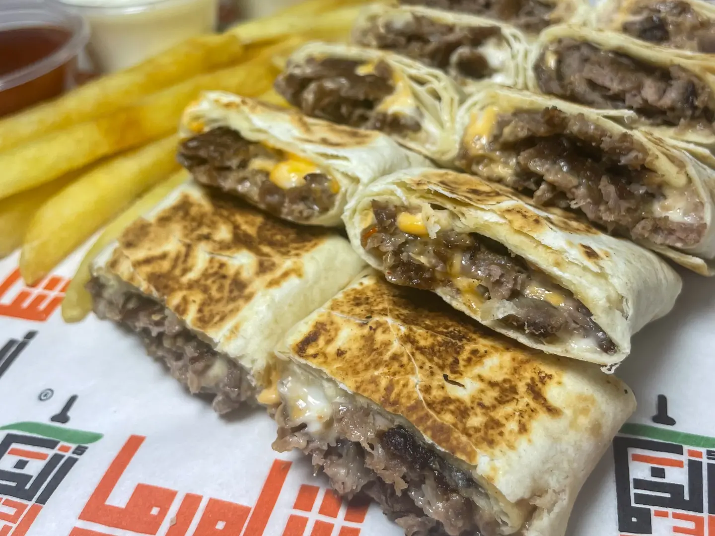 صحن عربي لحم وسط