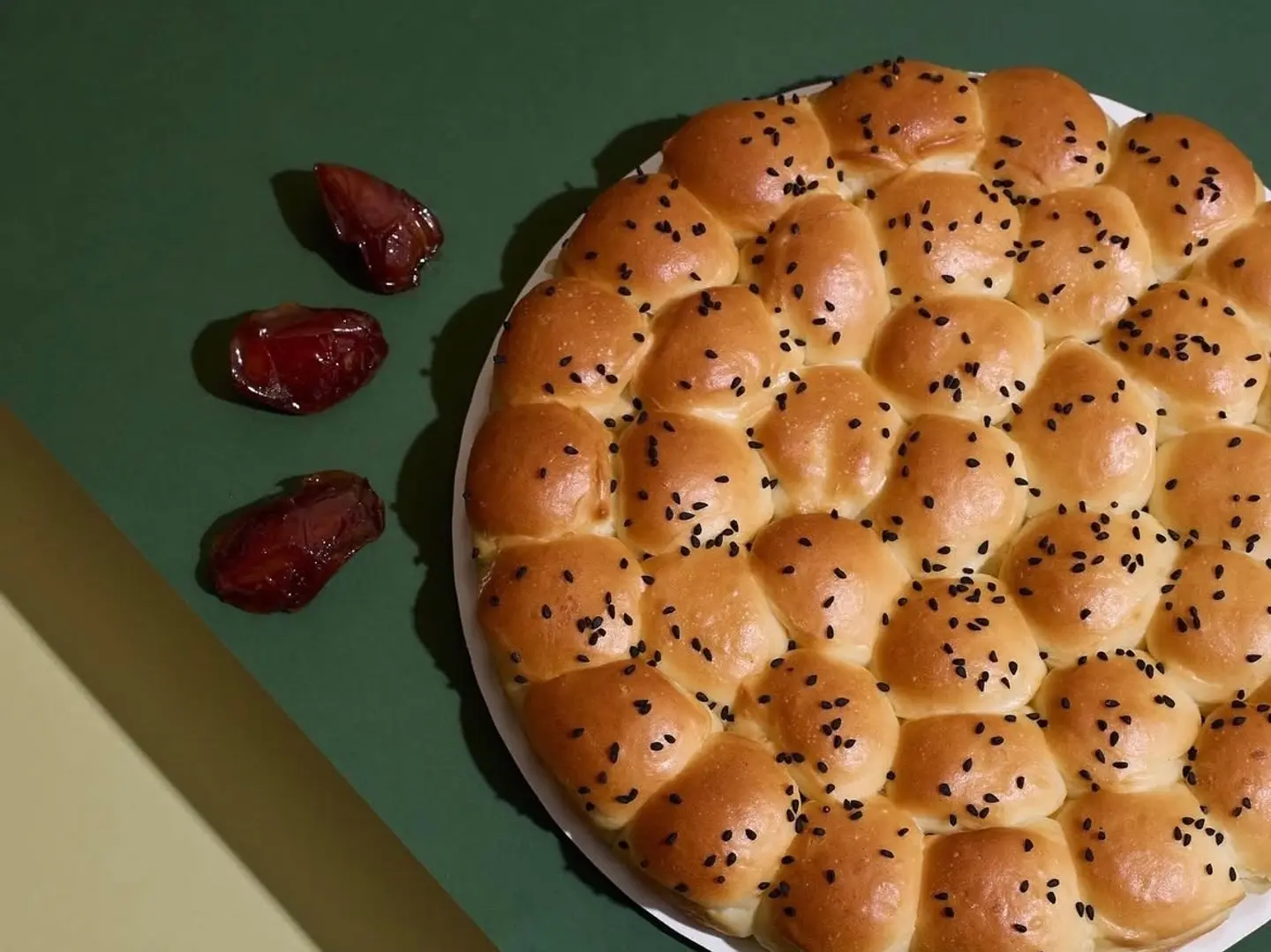 Large Date Molasses Cell