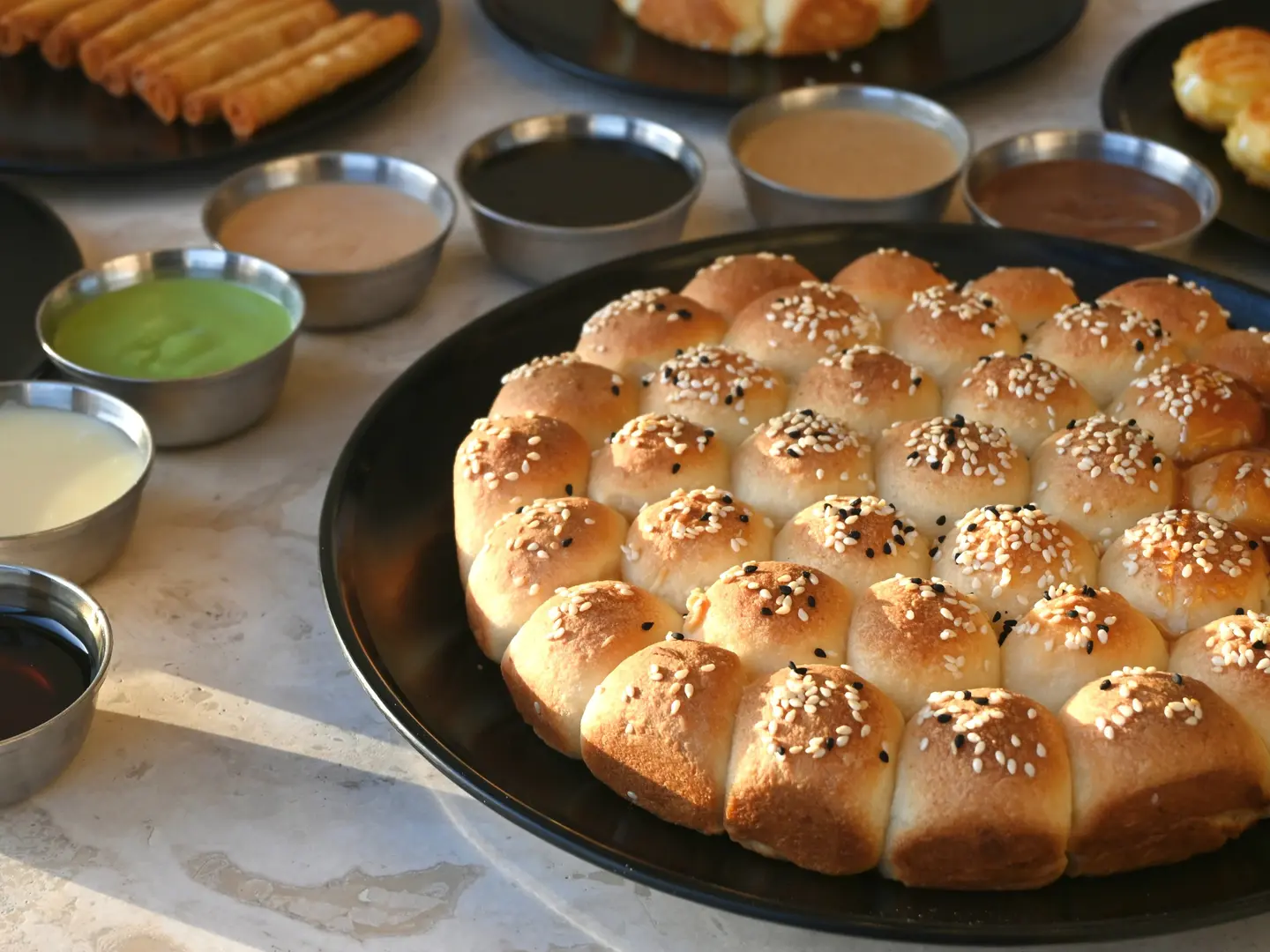 خلية نحل ستيشن حجم كبير بصوص الحليب المكثّف