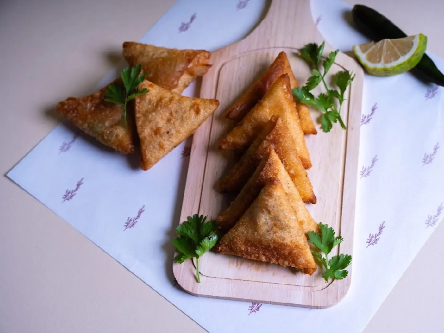 سمبوسة رقاق جبن سائل