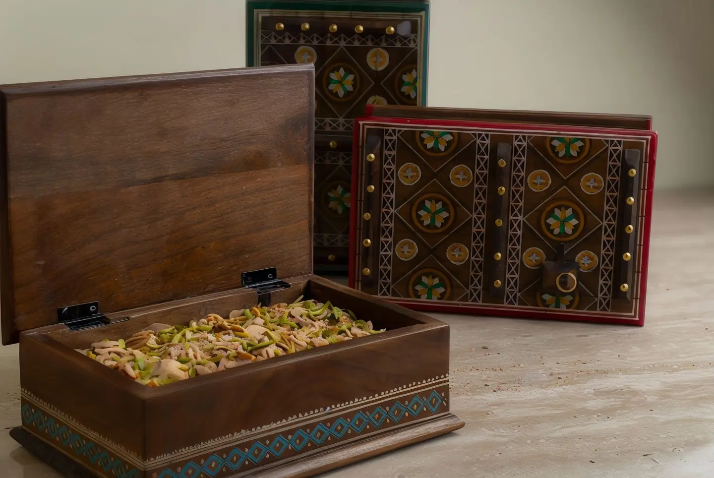 سكري بالطحينة / صندوق خشبي