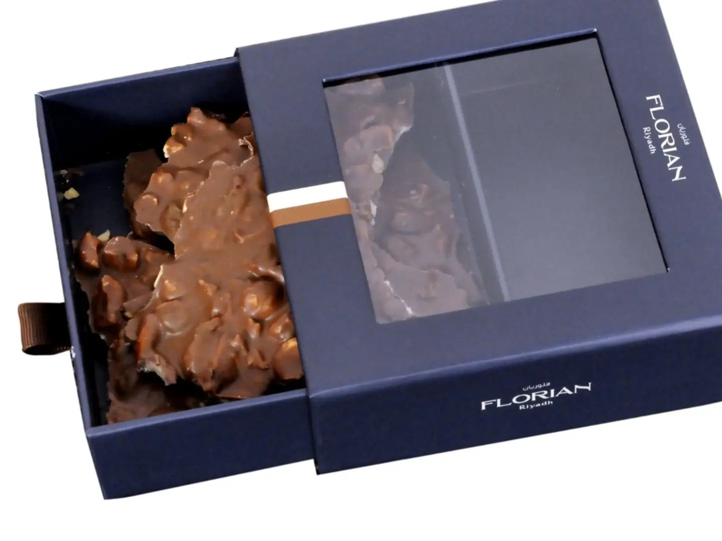 الواح شوكولاتة بالمكسرات