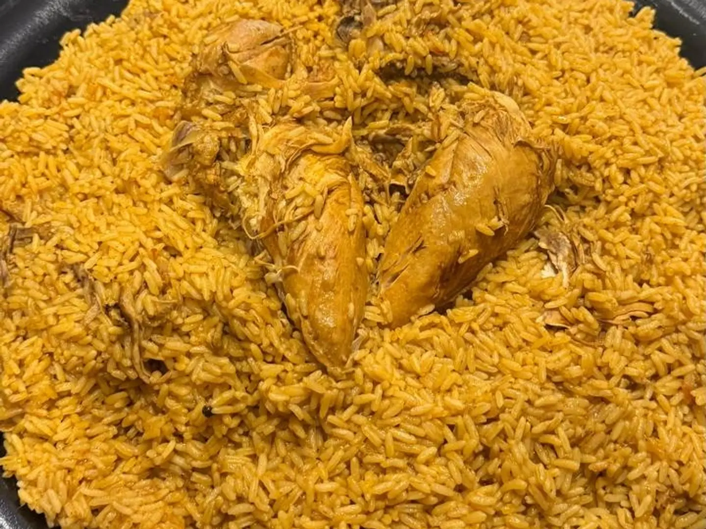 كبسة دجاج حبة كاملة