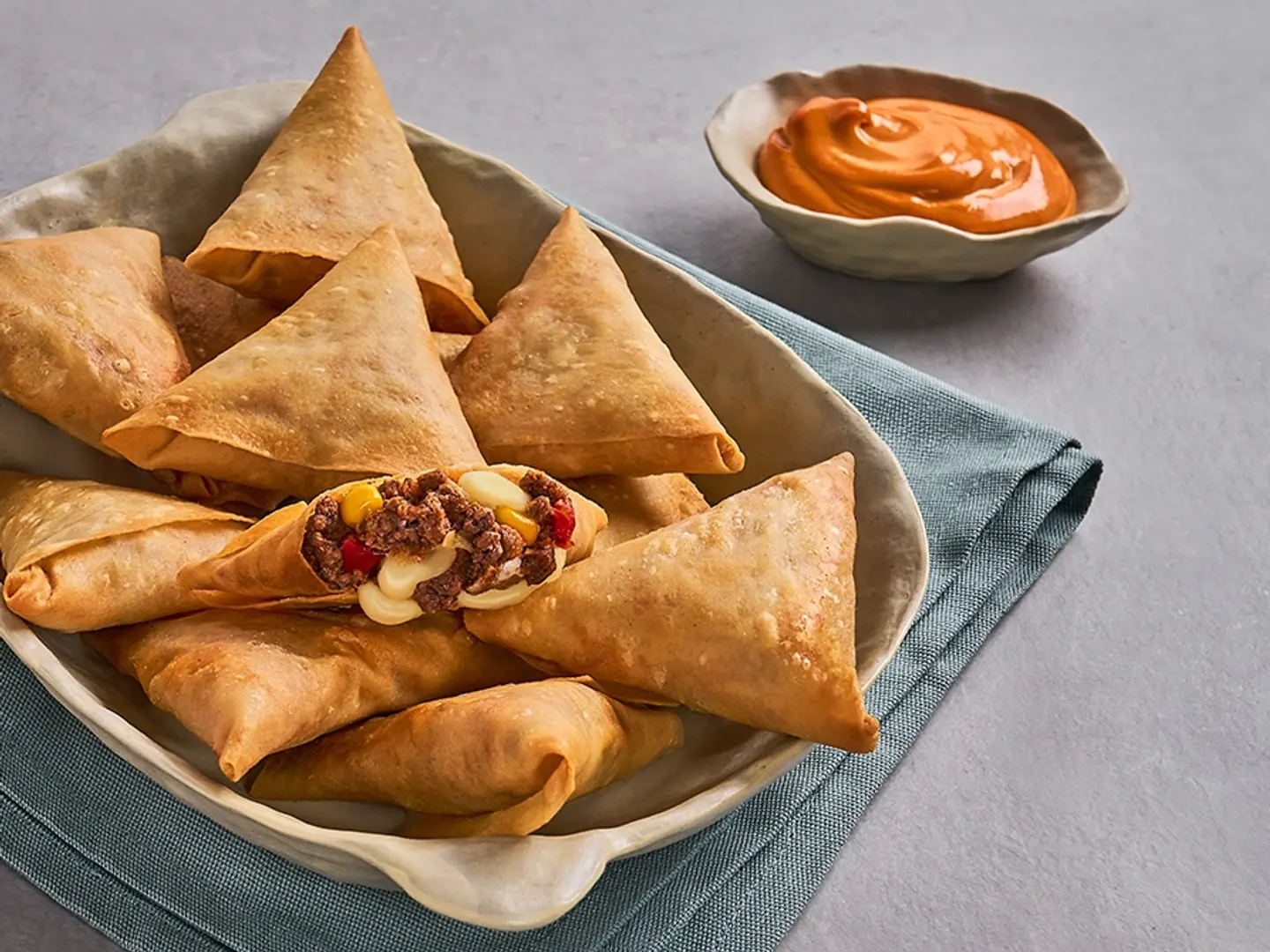 سمبوسه جبنه