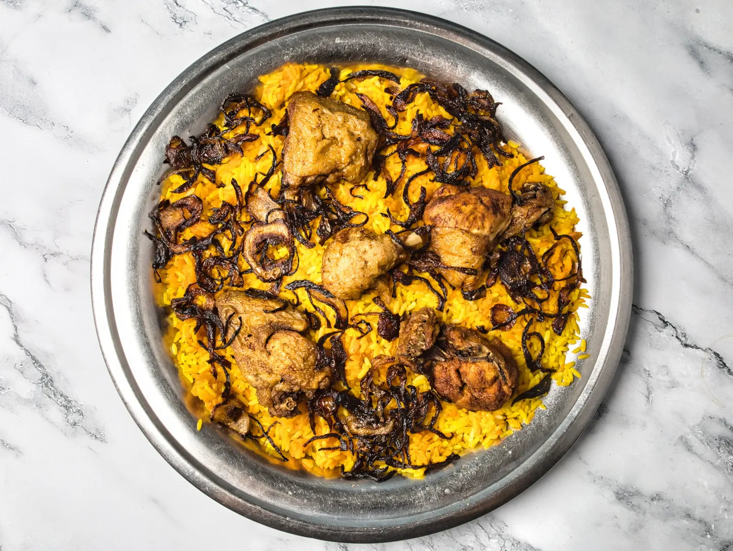 نصف حبة دجاج مقلى مع رز مندى