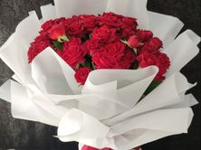 ورود حمراء صغيرة