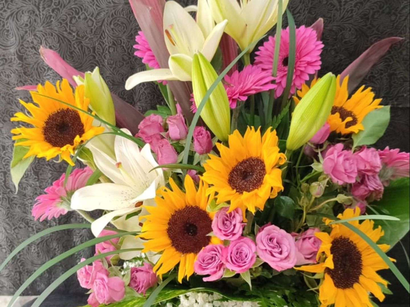 Sun Flower , Pots 3lilium , Gerbera, Purple Baby Rose Gipso Sh21