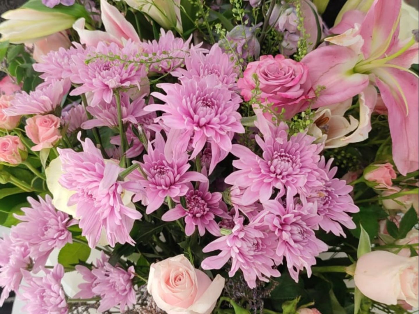 Mix Pink Purple Flowers , Stargazers, Pink Baby Roses,Purple Crys Sh10