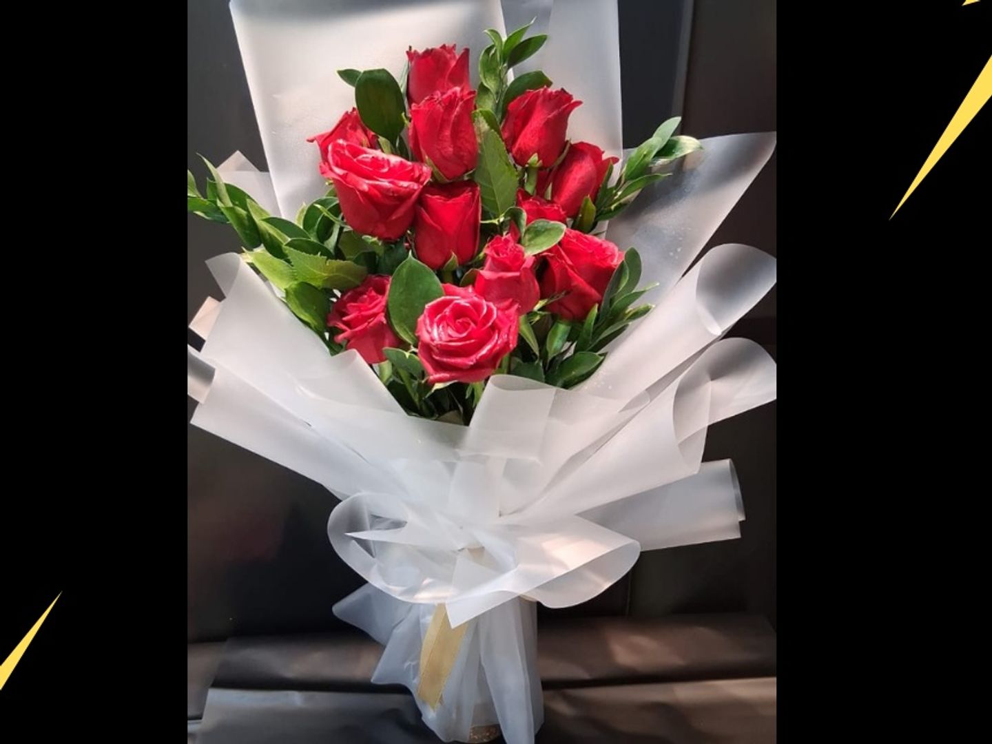 Red Roses And Ruscus 13 Nos