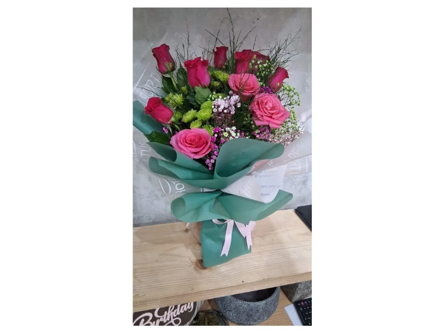 Fuscia Pink Roses Wuth Gipdo