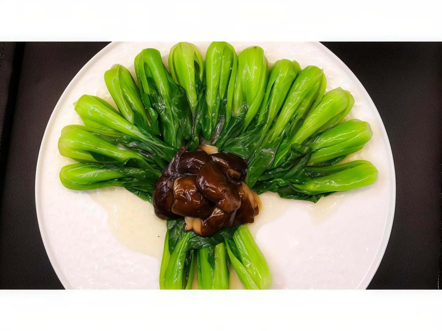 Shanghai Cabbage With Mushrooms