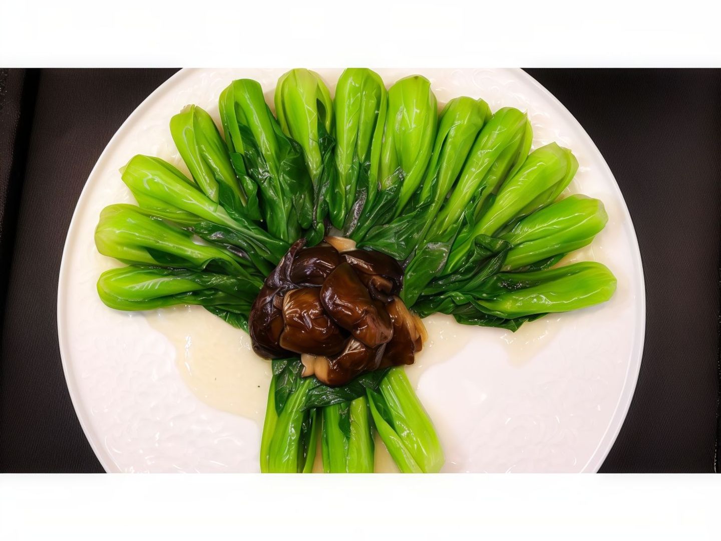 Shanghai Cabbage With Mushrooms