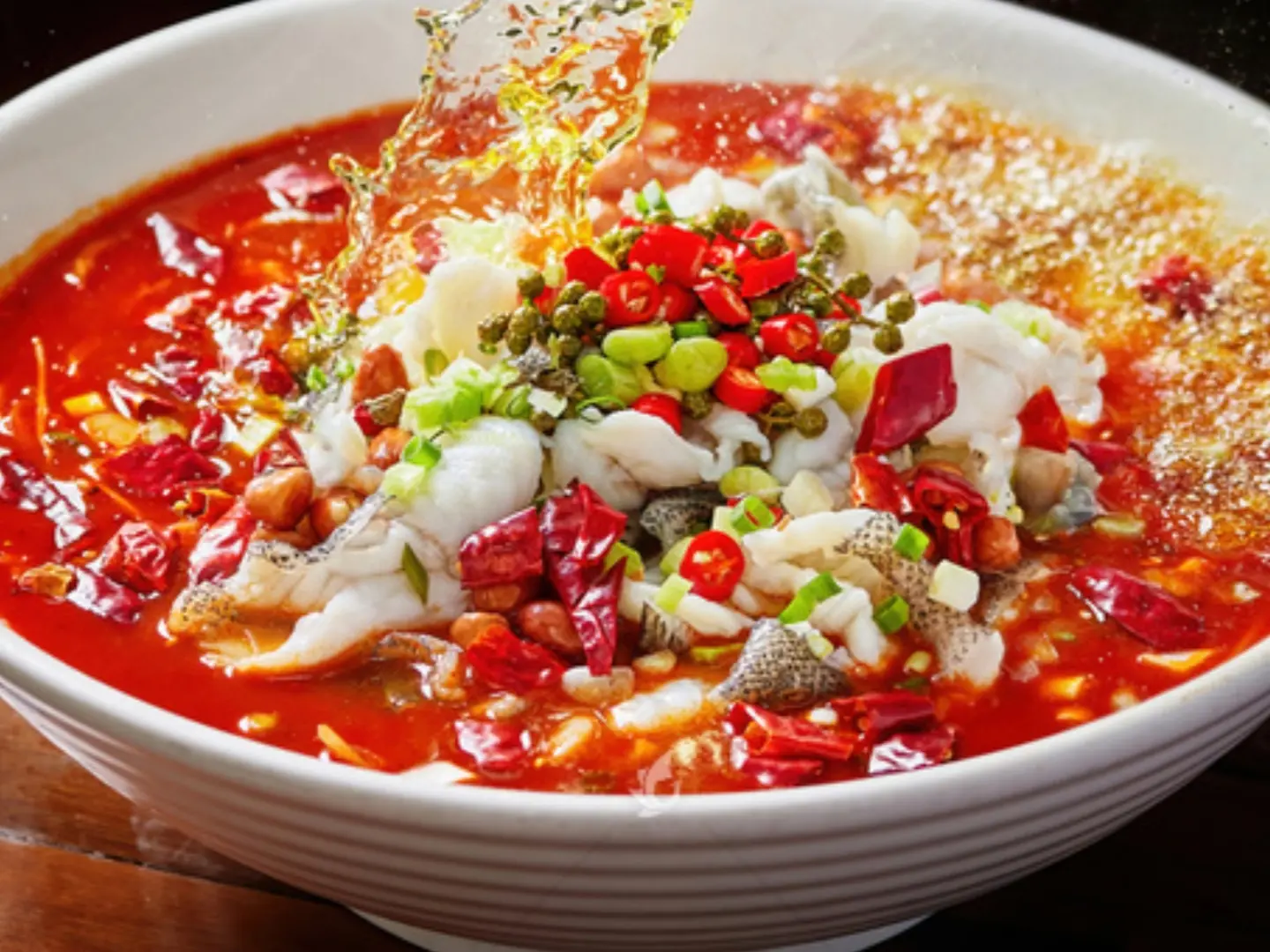 سمك مسلوق حار