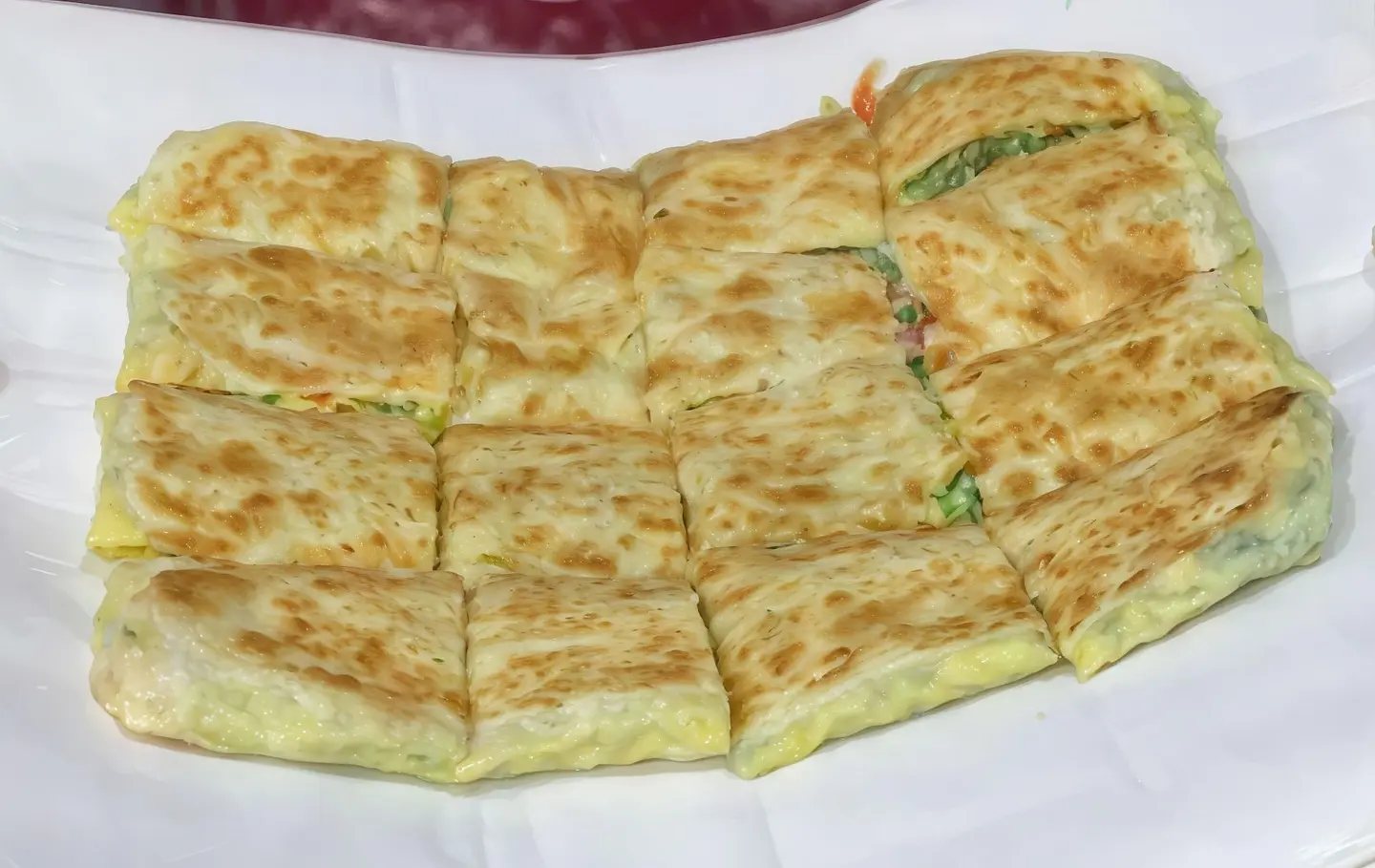 مطبق جبنتين مع بيض