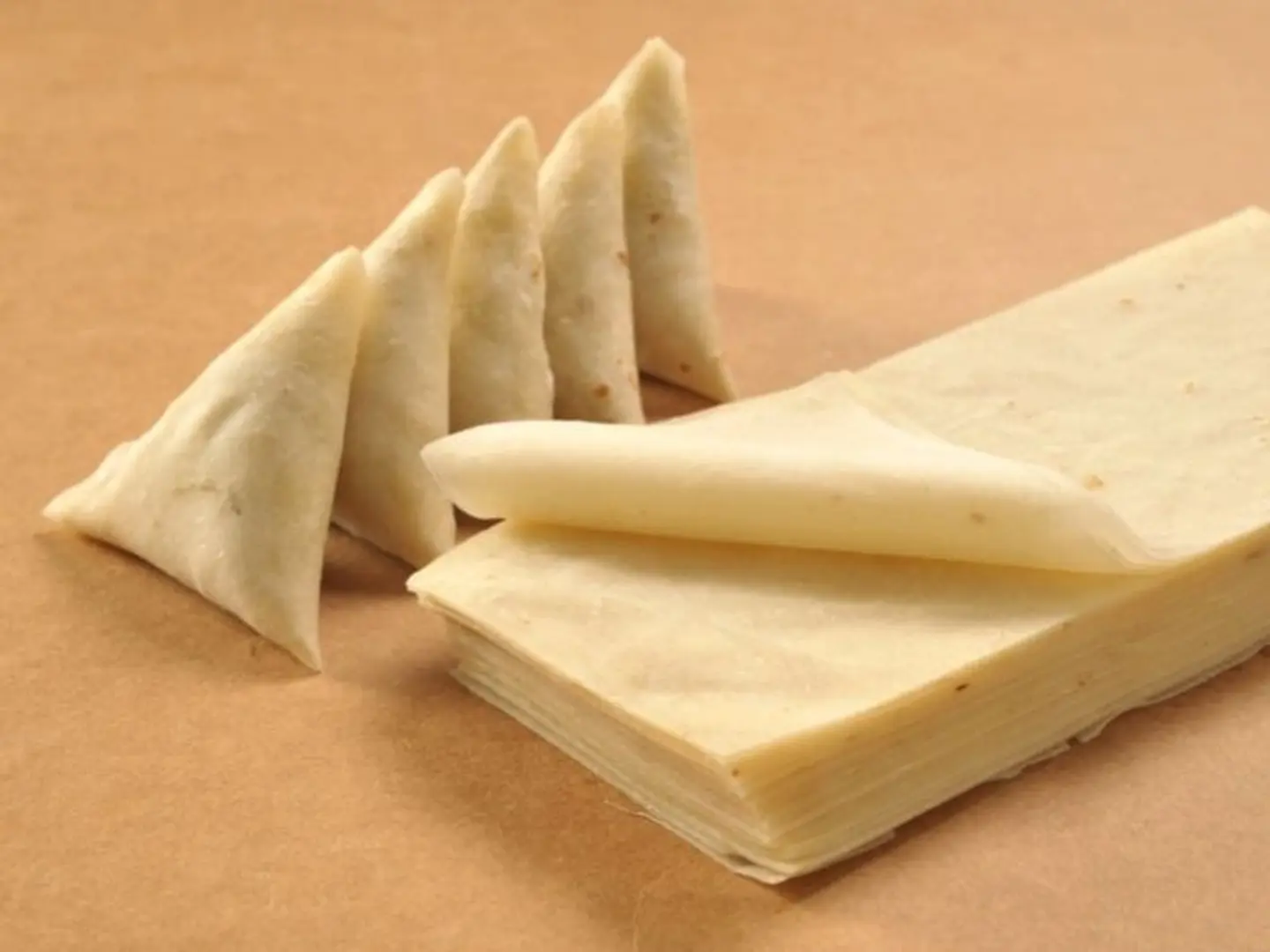 سنبوسة دجاج مفرزنة