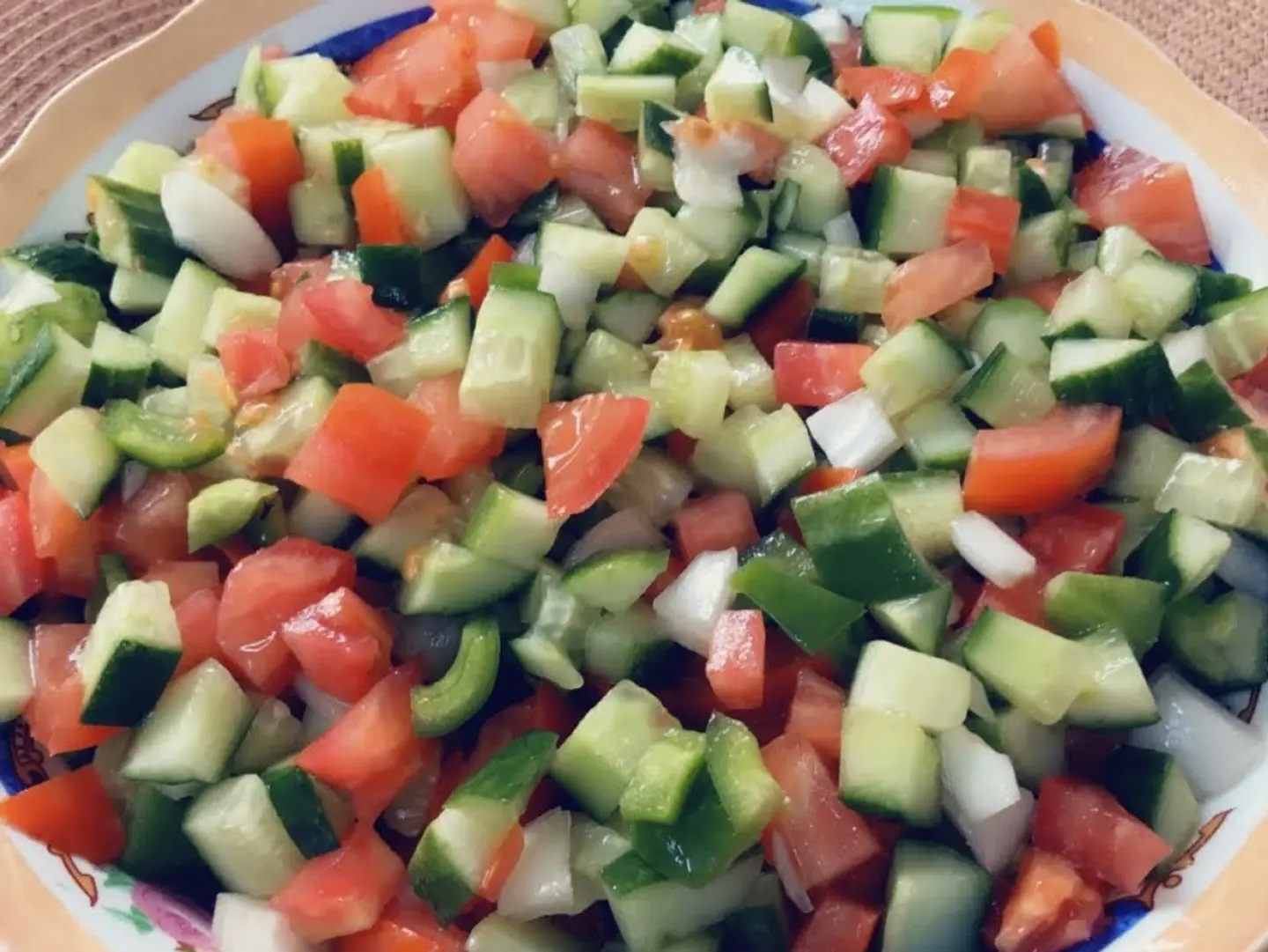 سلطة خيار طماطم