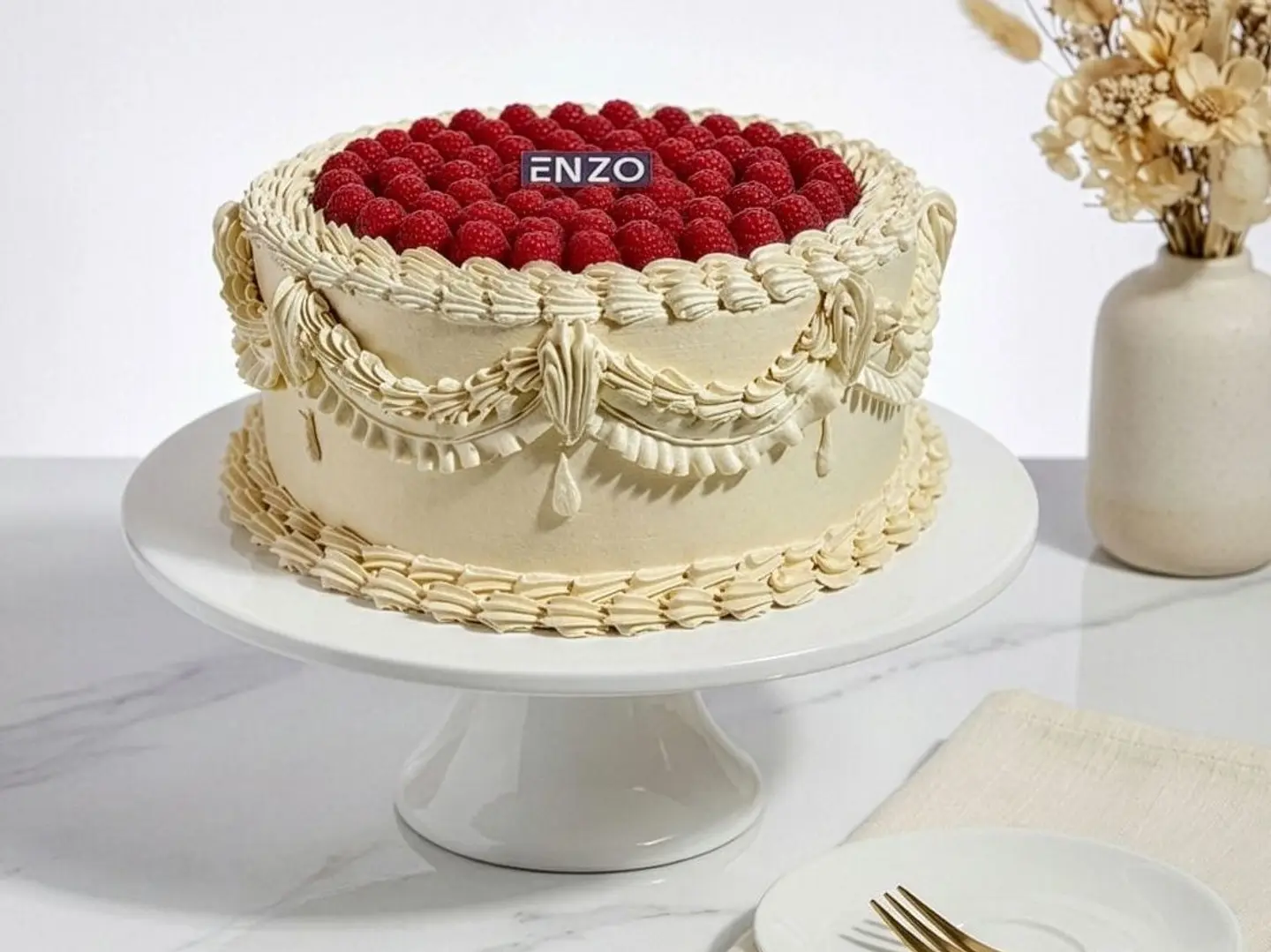 كيكة رويال بيري فانيلا حجم وسط