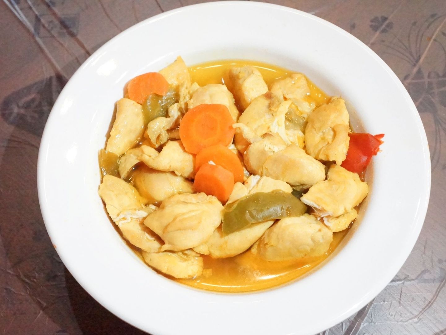 Boiled Chicken Wi̇th Curry Sauce