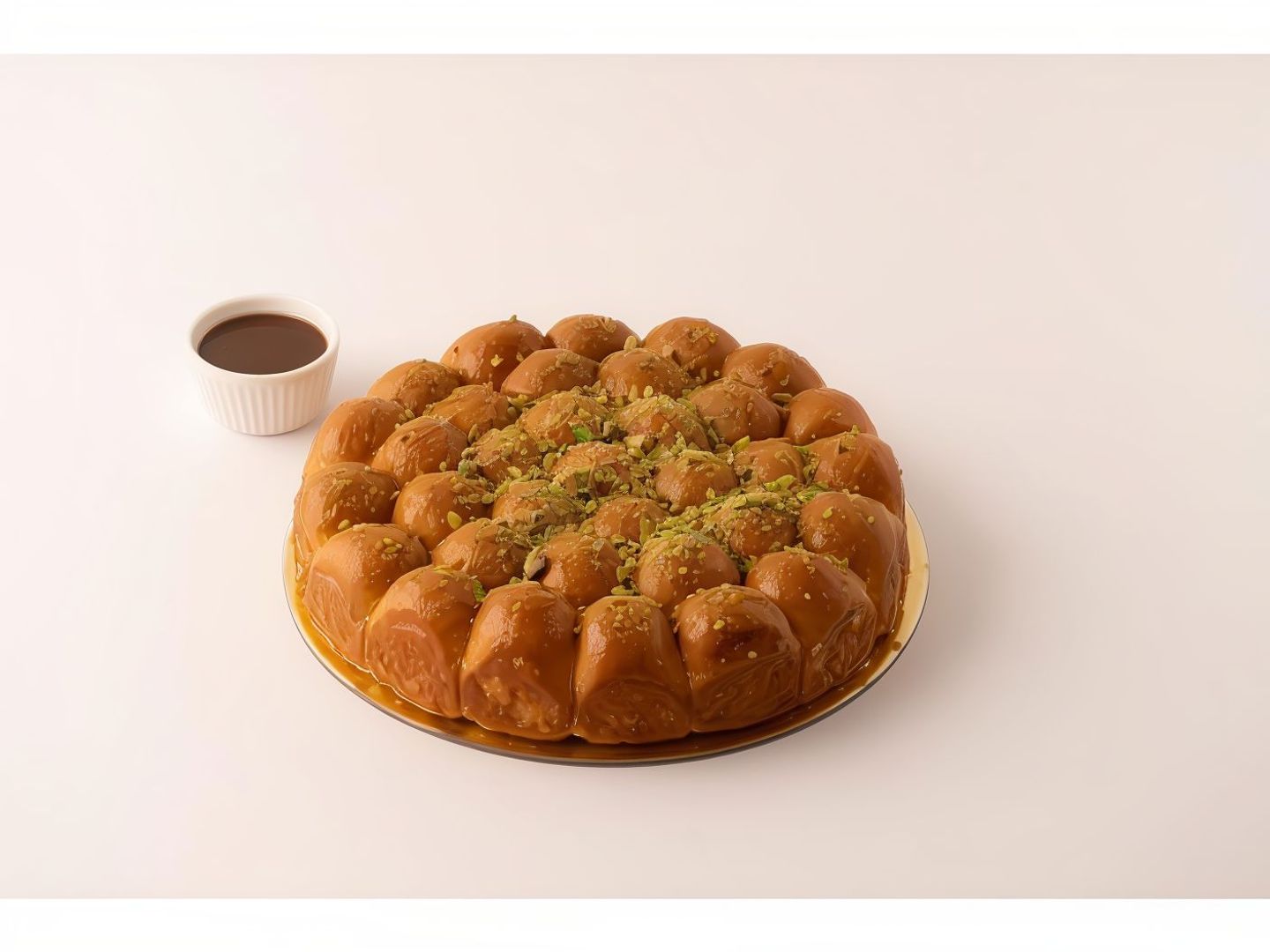 خلية النحل بالتمر
