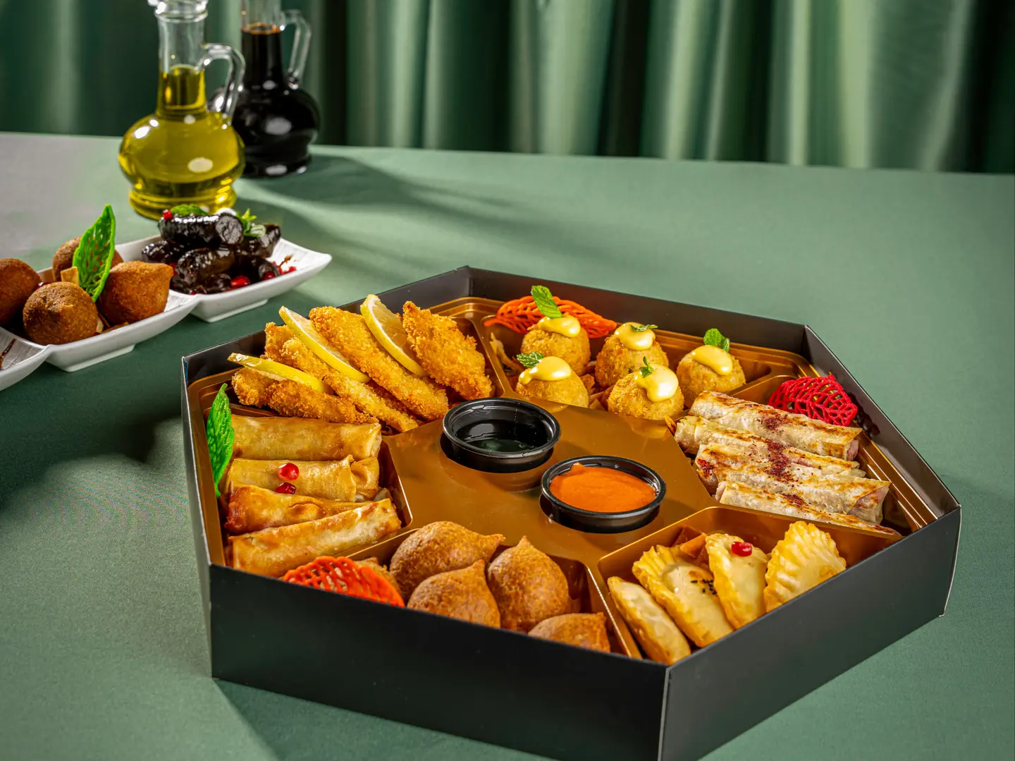 بوكس المقبلات الساخنة