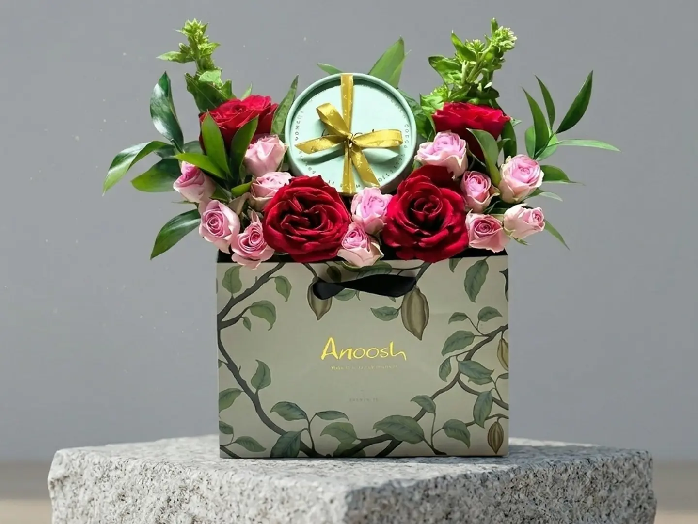 Rose With Chocolate Anoush