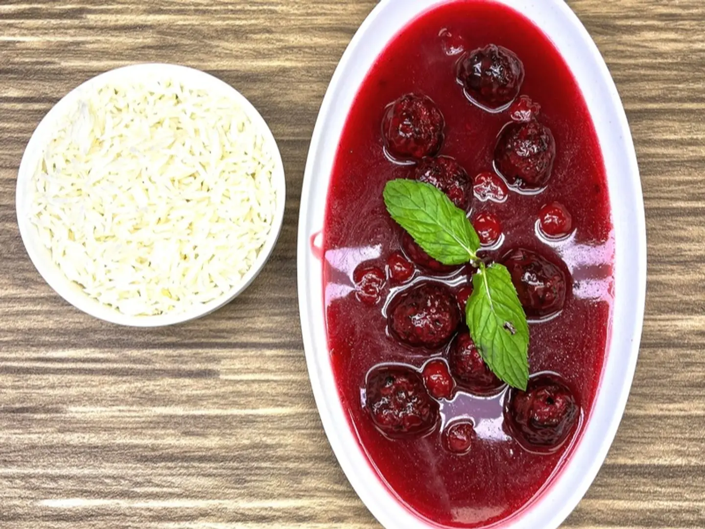 Kofta With Cherry Sauce