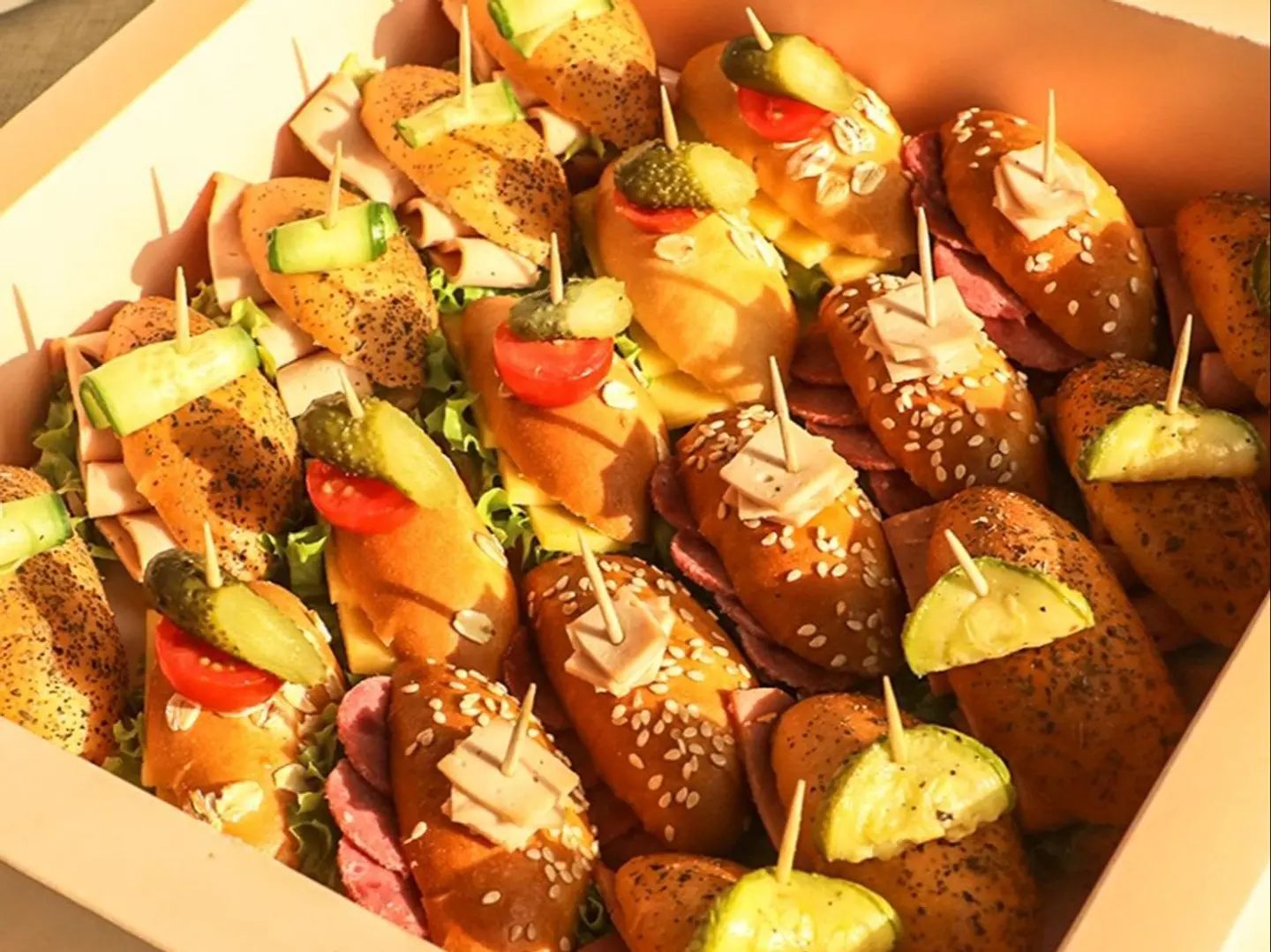 بوكس معجنات ميني