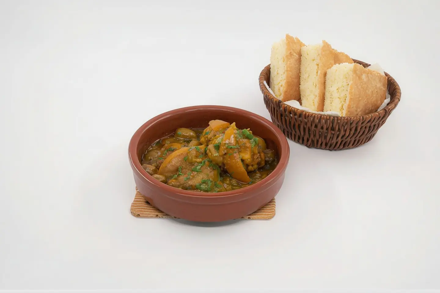 طاجن مغربي دجاج بالزيتون