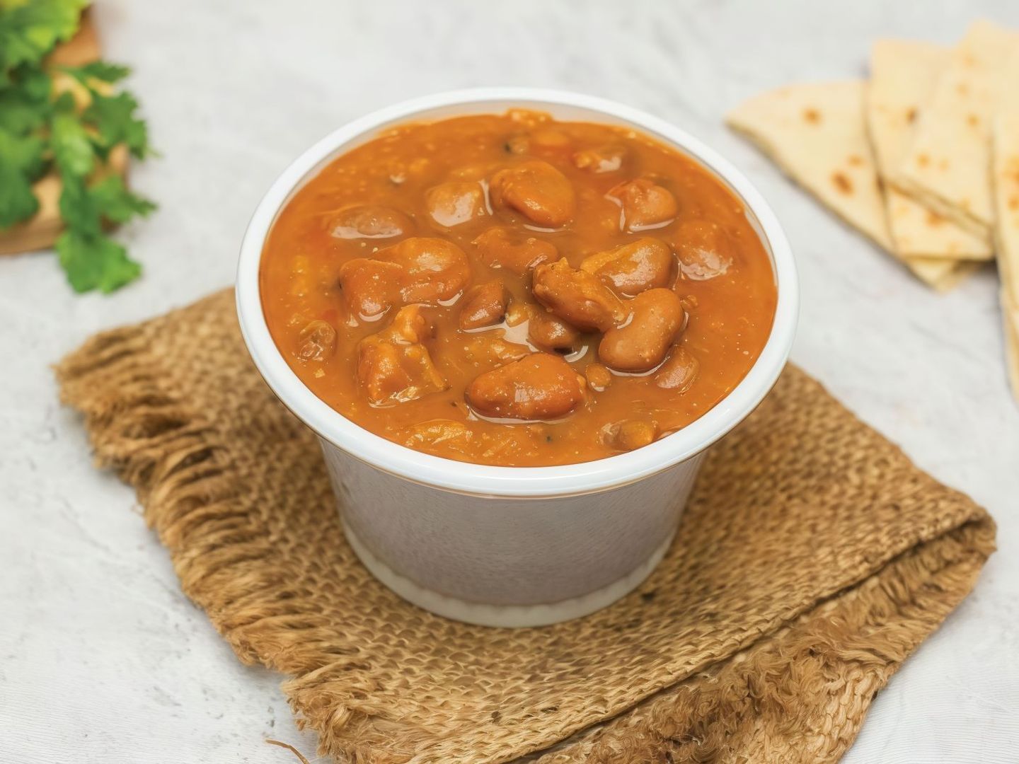 علبة فول
