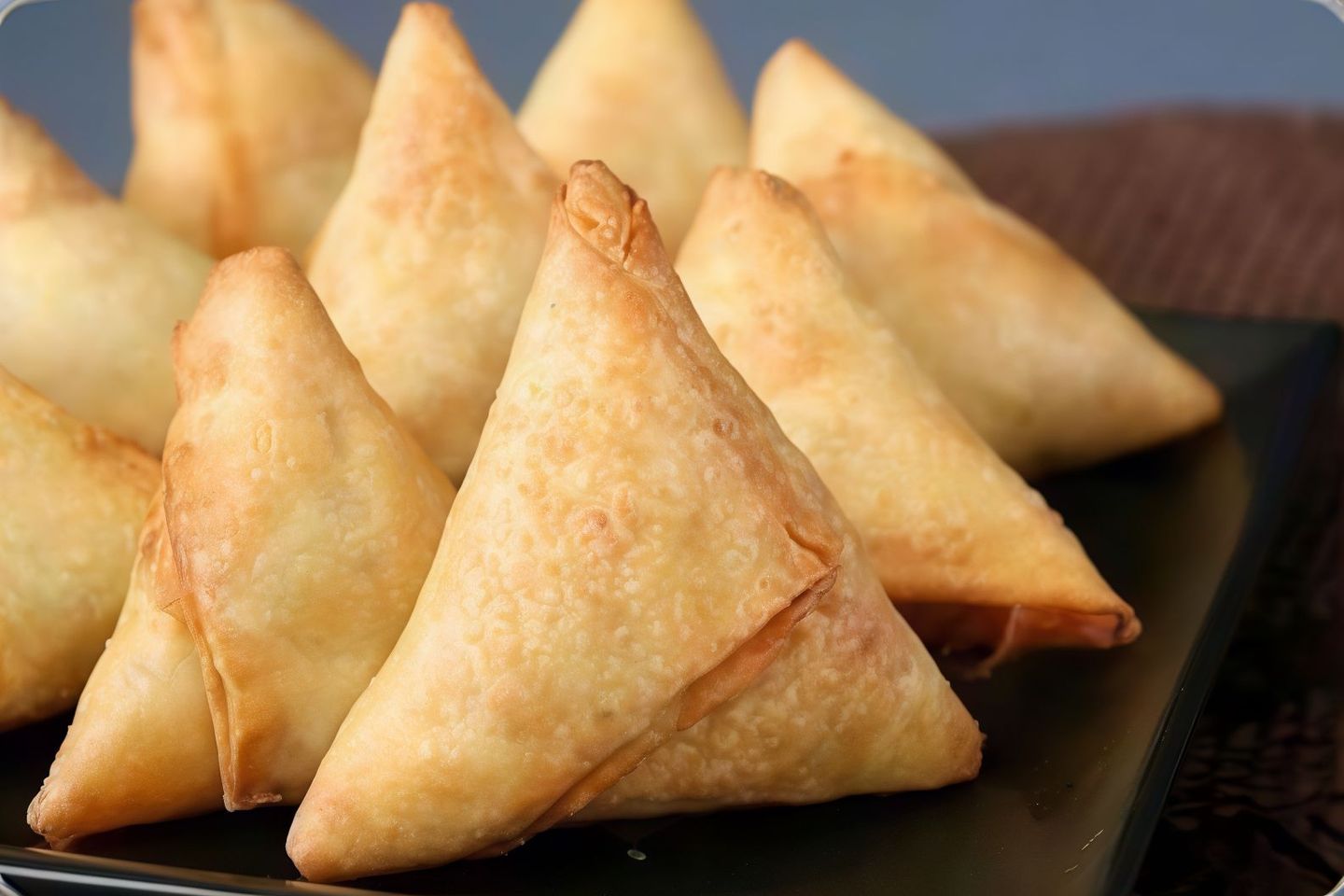 سمبوسه بالفرن بدون زيوت بالجبن السائل صحي - نص كيلو