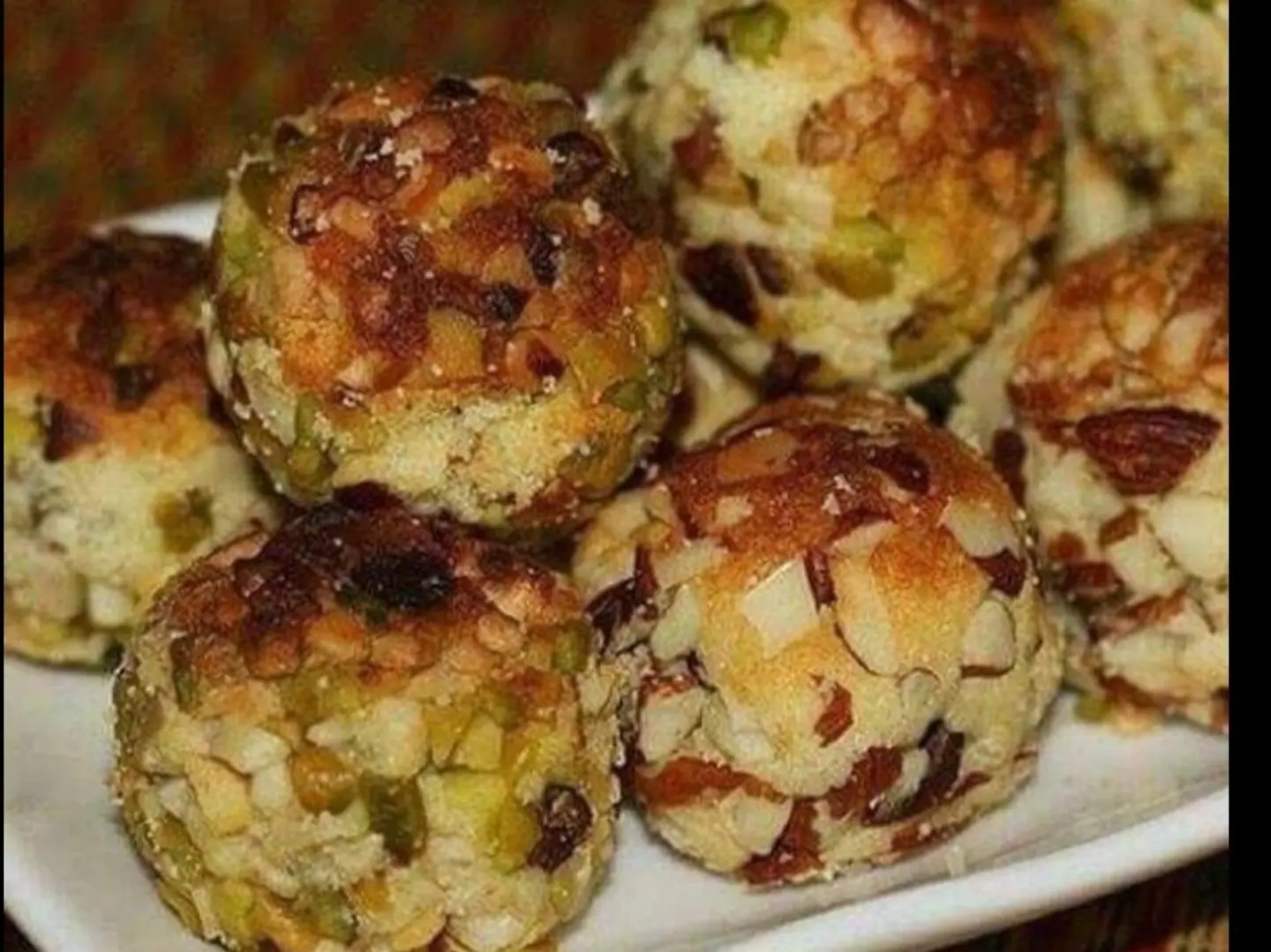 Date Maamoul With Nuts.