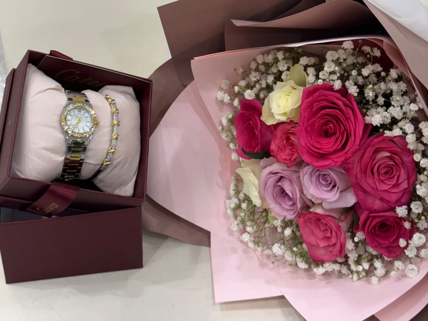 هدية فاخرة بوكيه بنكي مع ساعة راقية