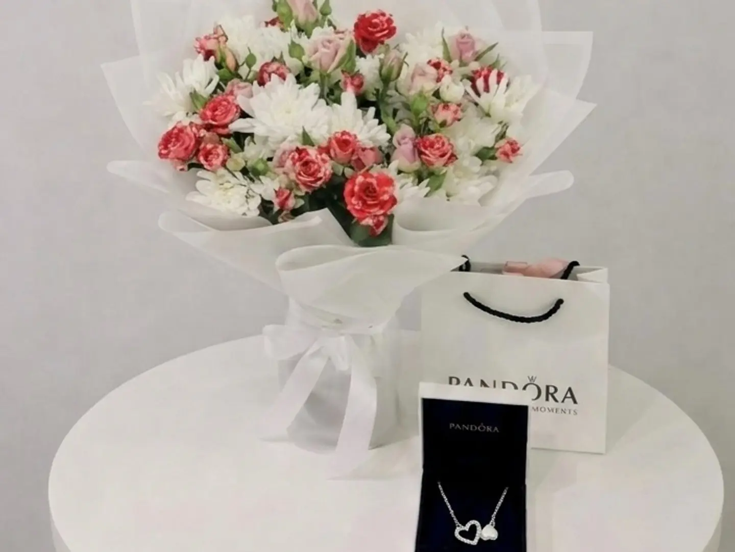 Pandora Necklace With A Luxurious Mixed Bouquet And A Complimentary Card