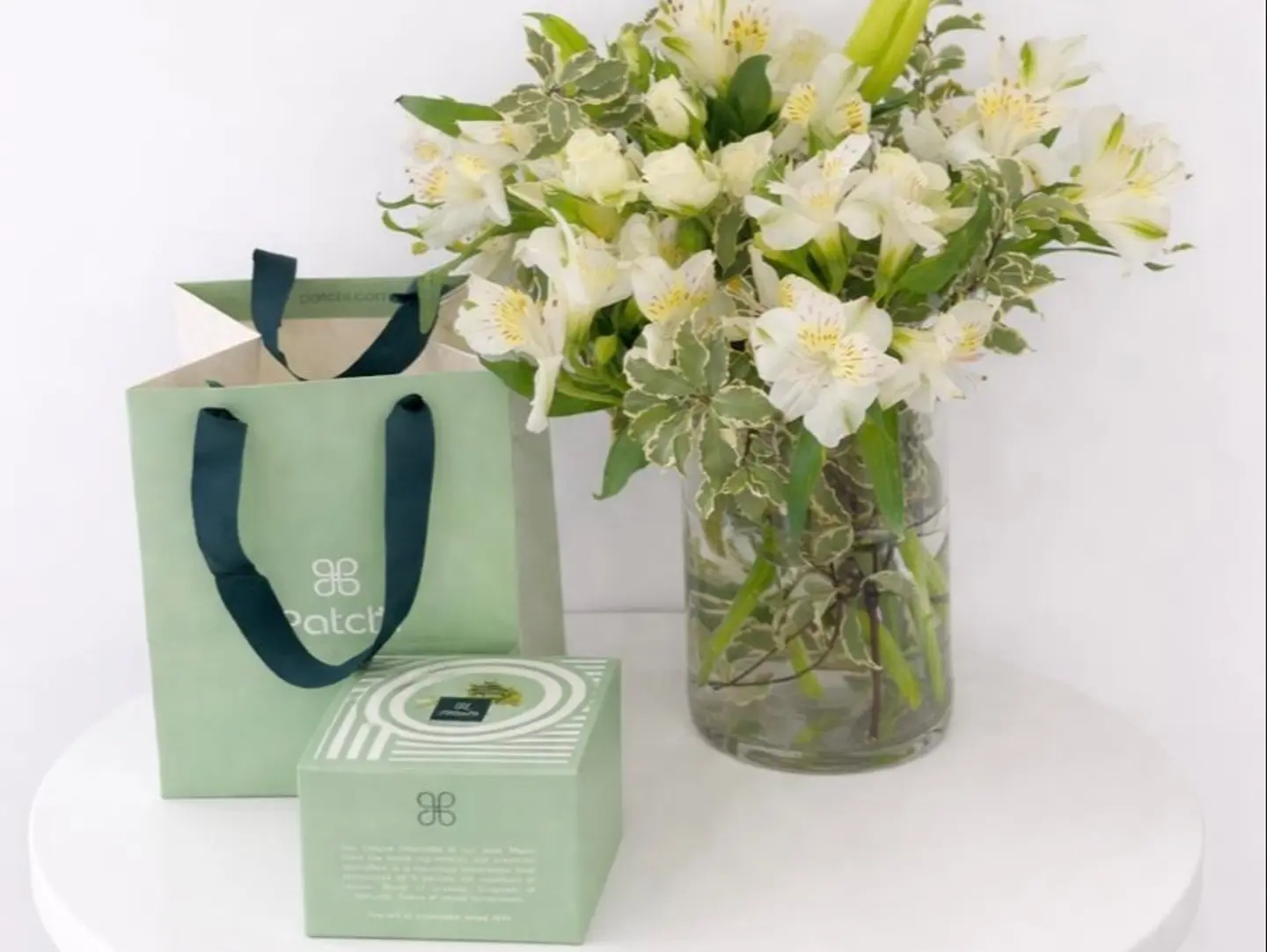 Patchi Chocolates With Rose Vase 60