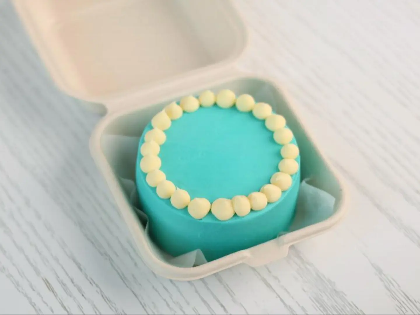 لانش توت ازرق