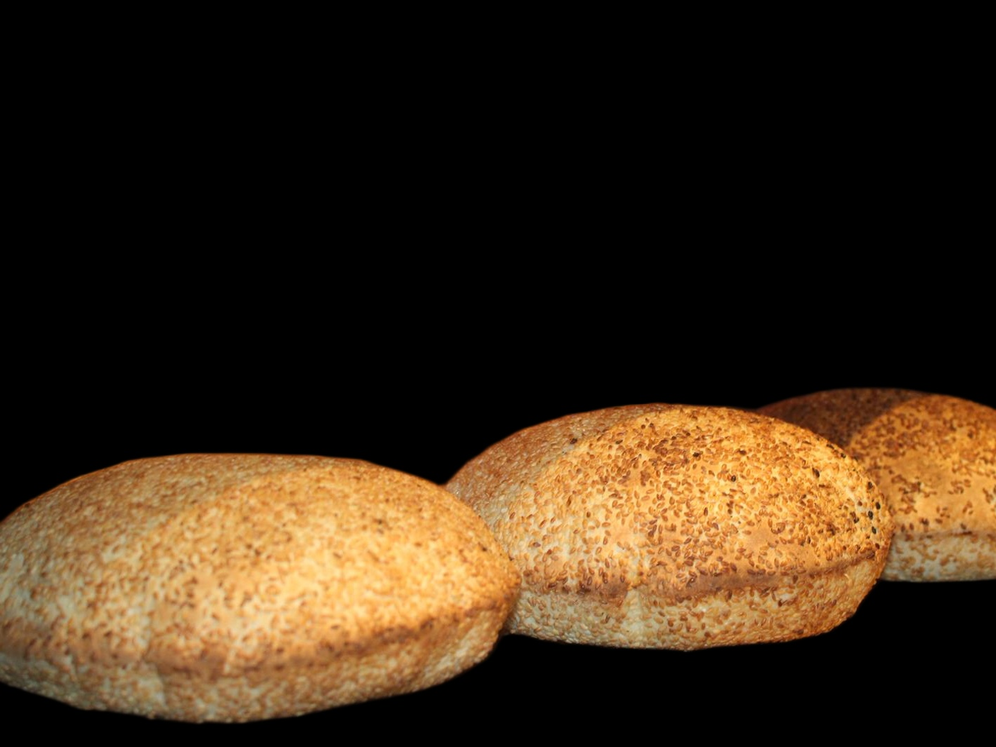 كعك لبناني عصروني بحشوة الدجاج والجبن