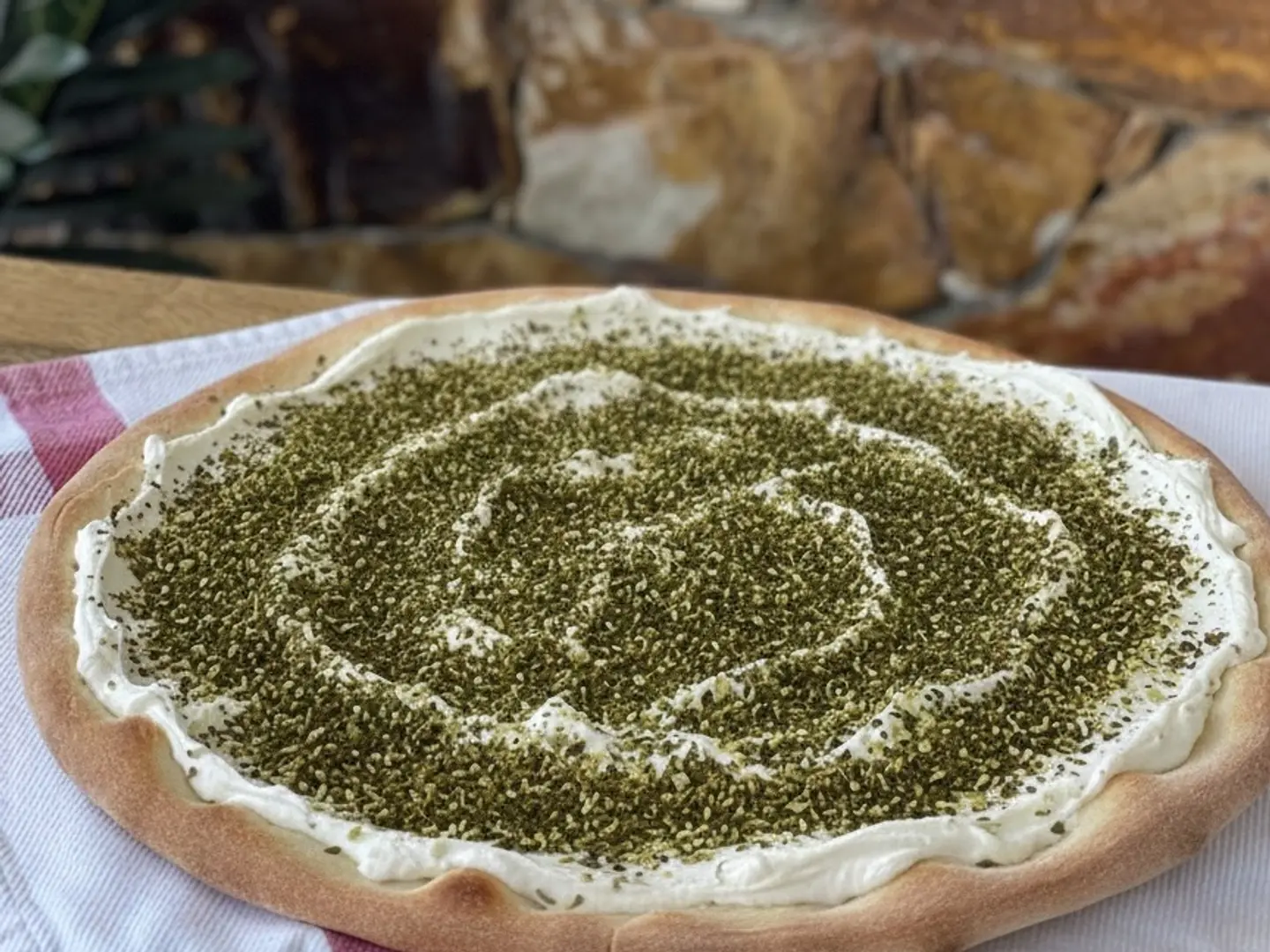 بيتزا لبنة زعتر