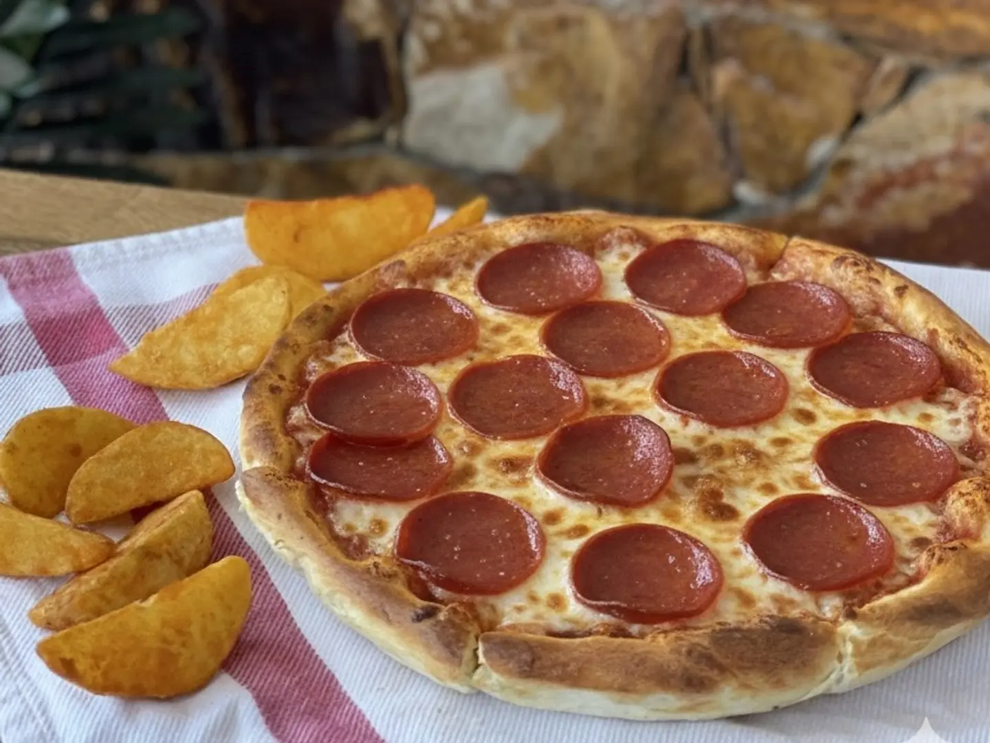 بيتزا بيبروني