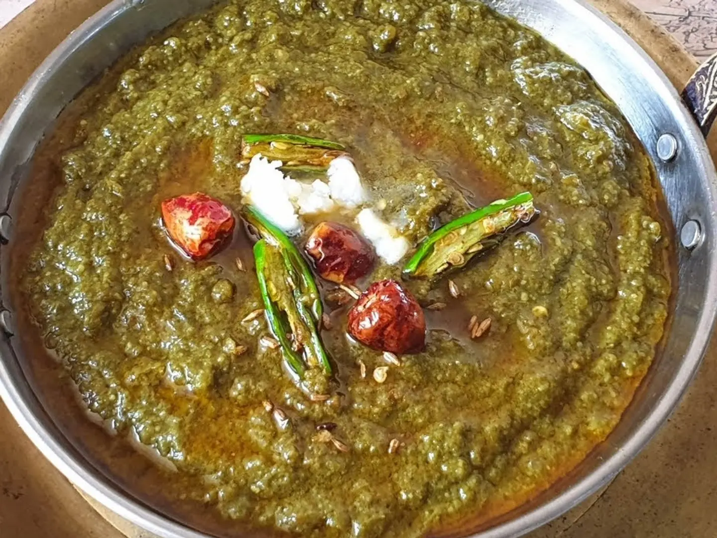 أوراق الخردل الأخضر