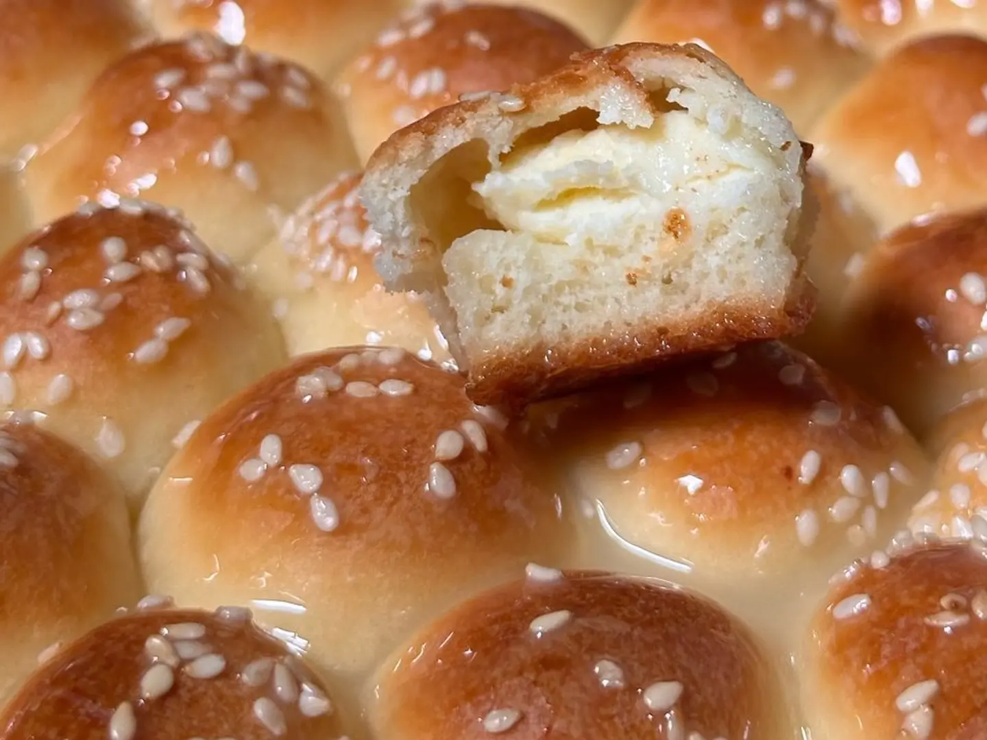 خلية بحشوة جبن الكيري والقرفة