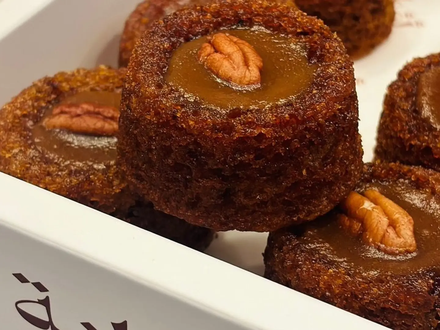 كيك تمر 12 قطعة