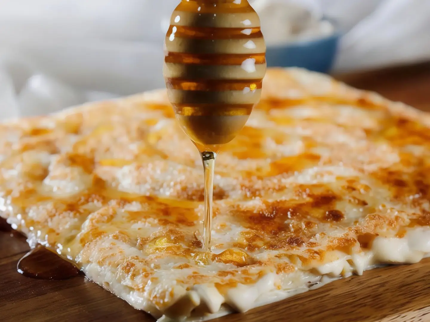 مطبق قشطة عسل جبنة