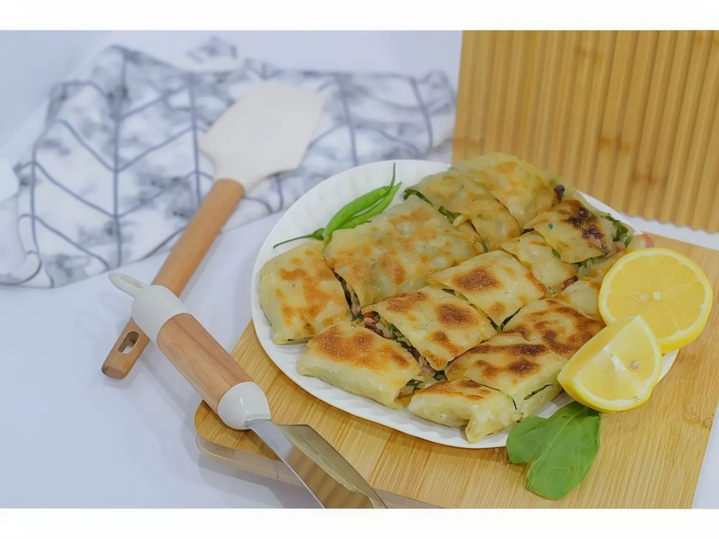 مطبق مالح لحم جبنة شيدر