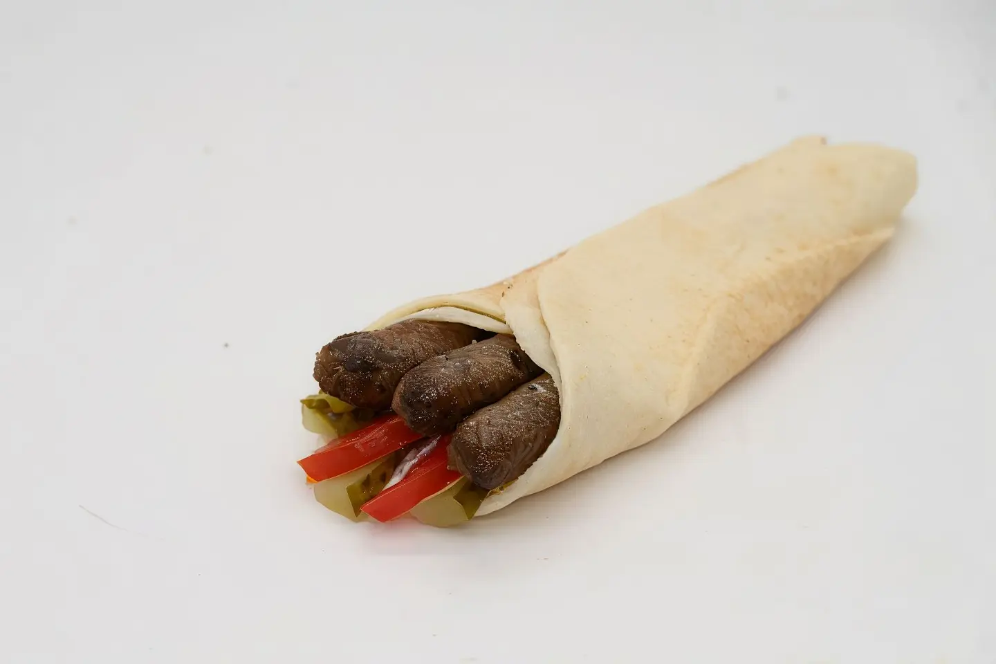 ساندويش مقانق لحم بقري