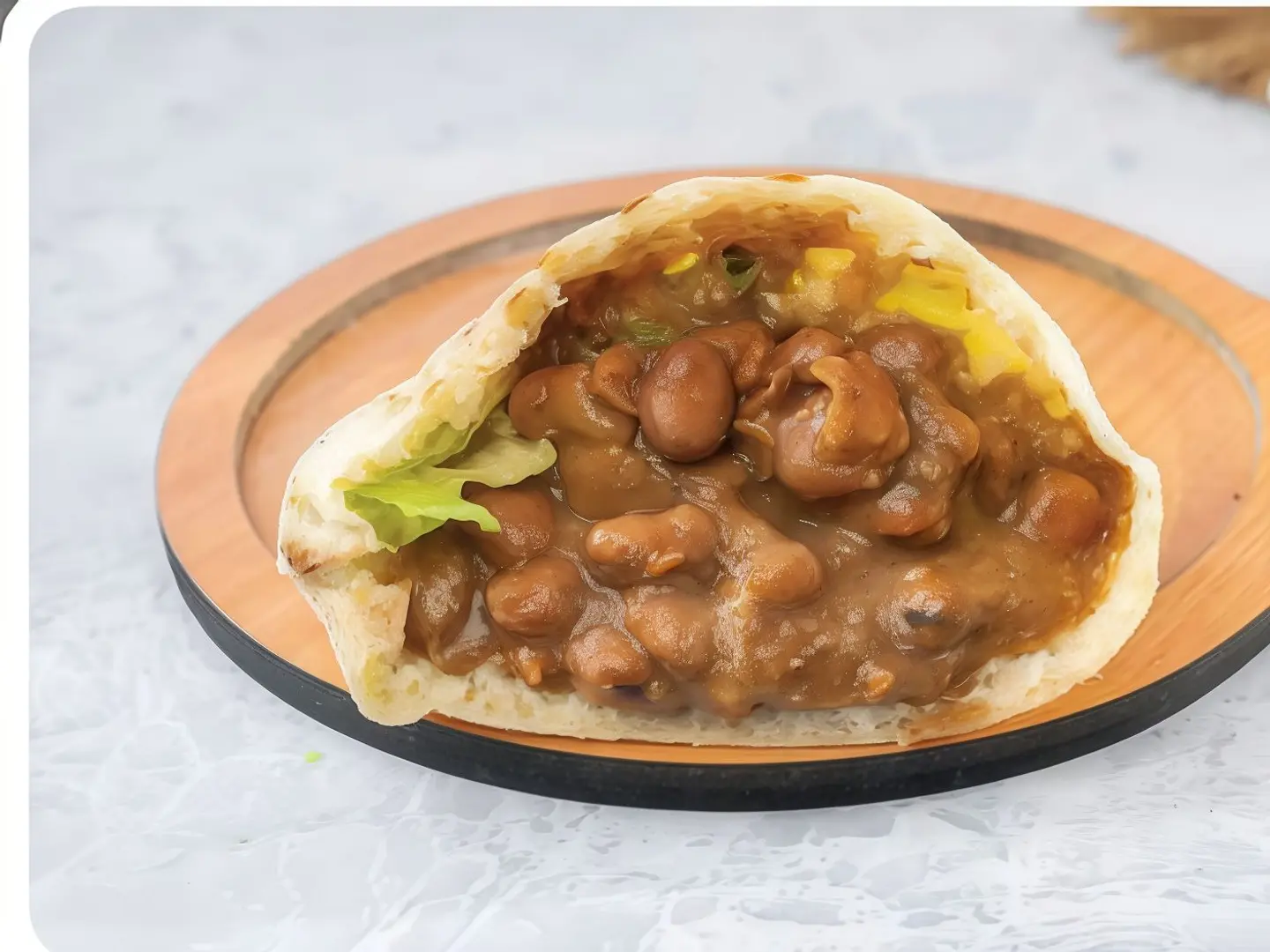 ساندتوتش فول بالحمص